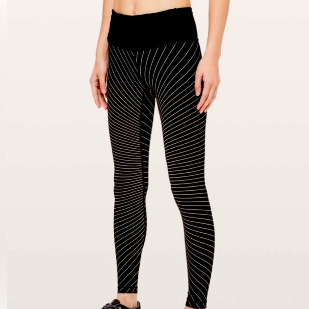 LULULEMON - Speed Wunder Tight Reflective 28" Striped - Size 6 - High Beam Black